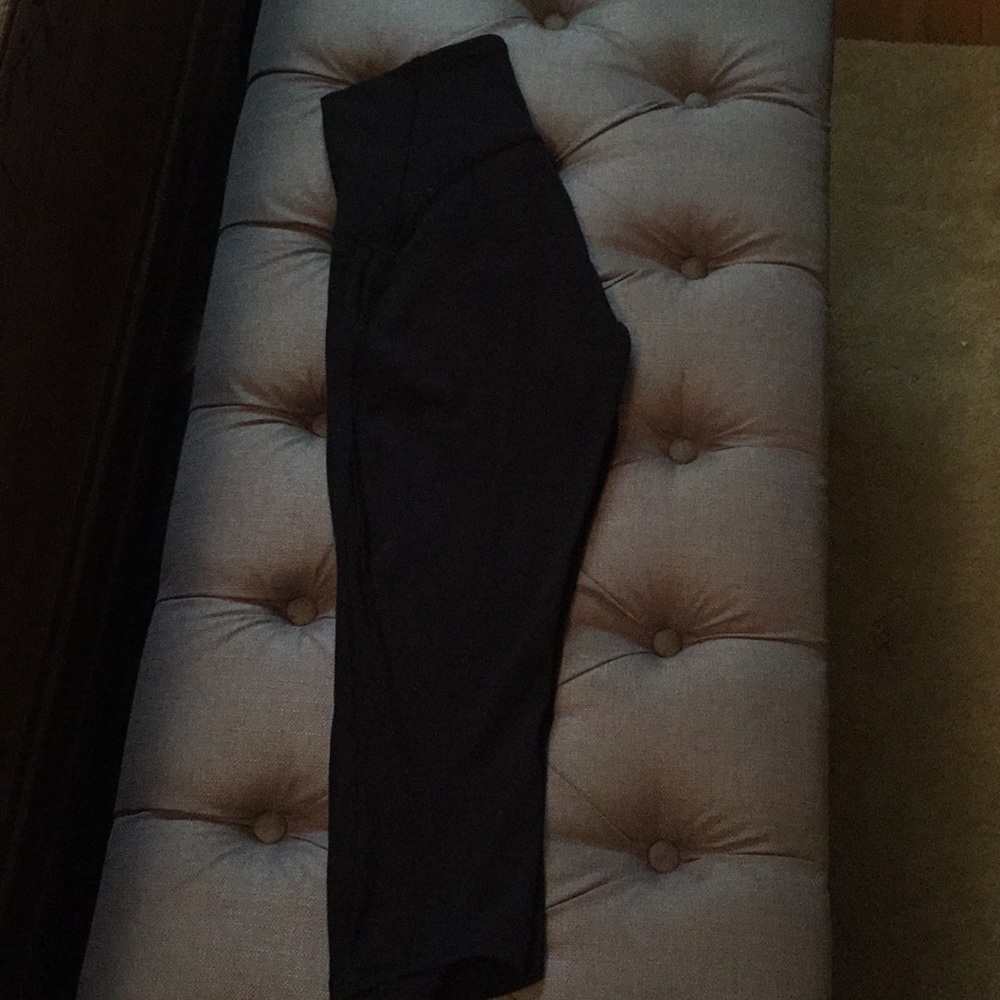 Mesh side lululemon crop pant size 2